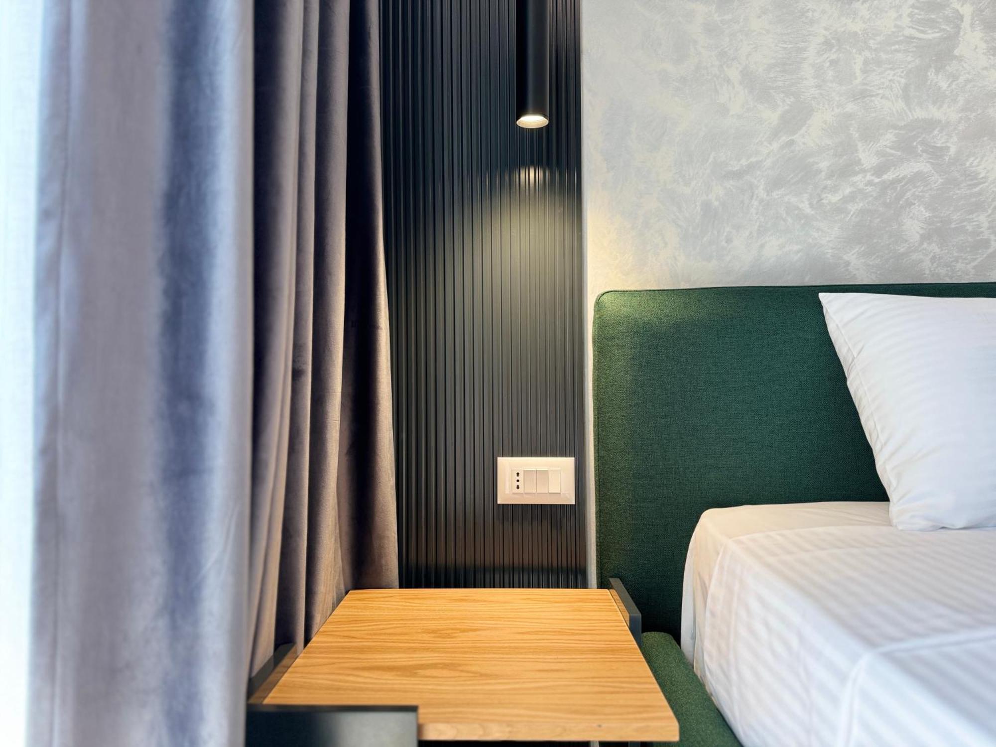 Twins Hotel Vlore Ngoại thất bức ảnh