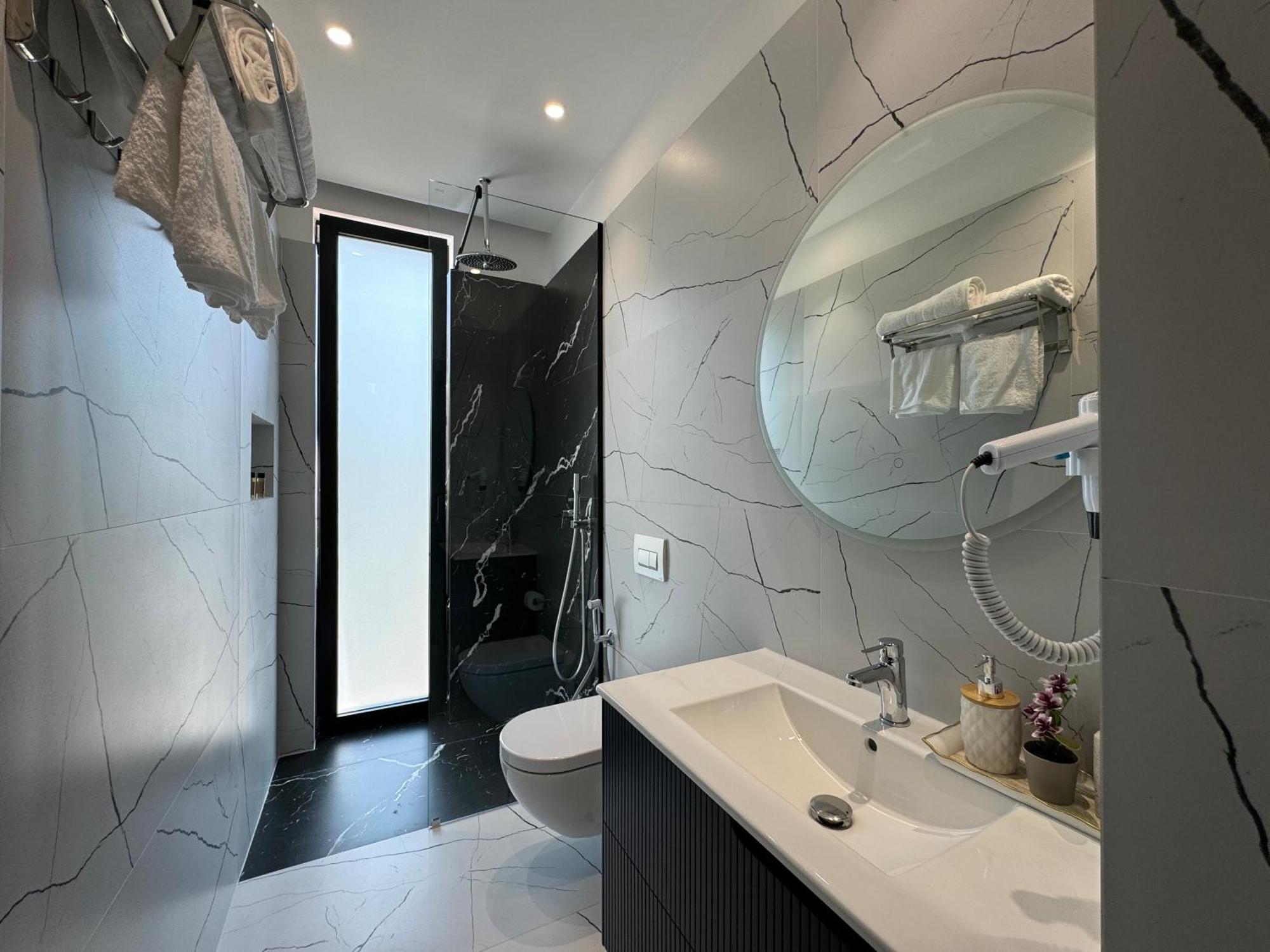 Twins Hotel Vlore Ngoại thất bức ảnh