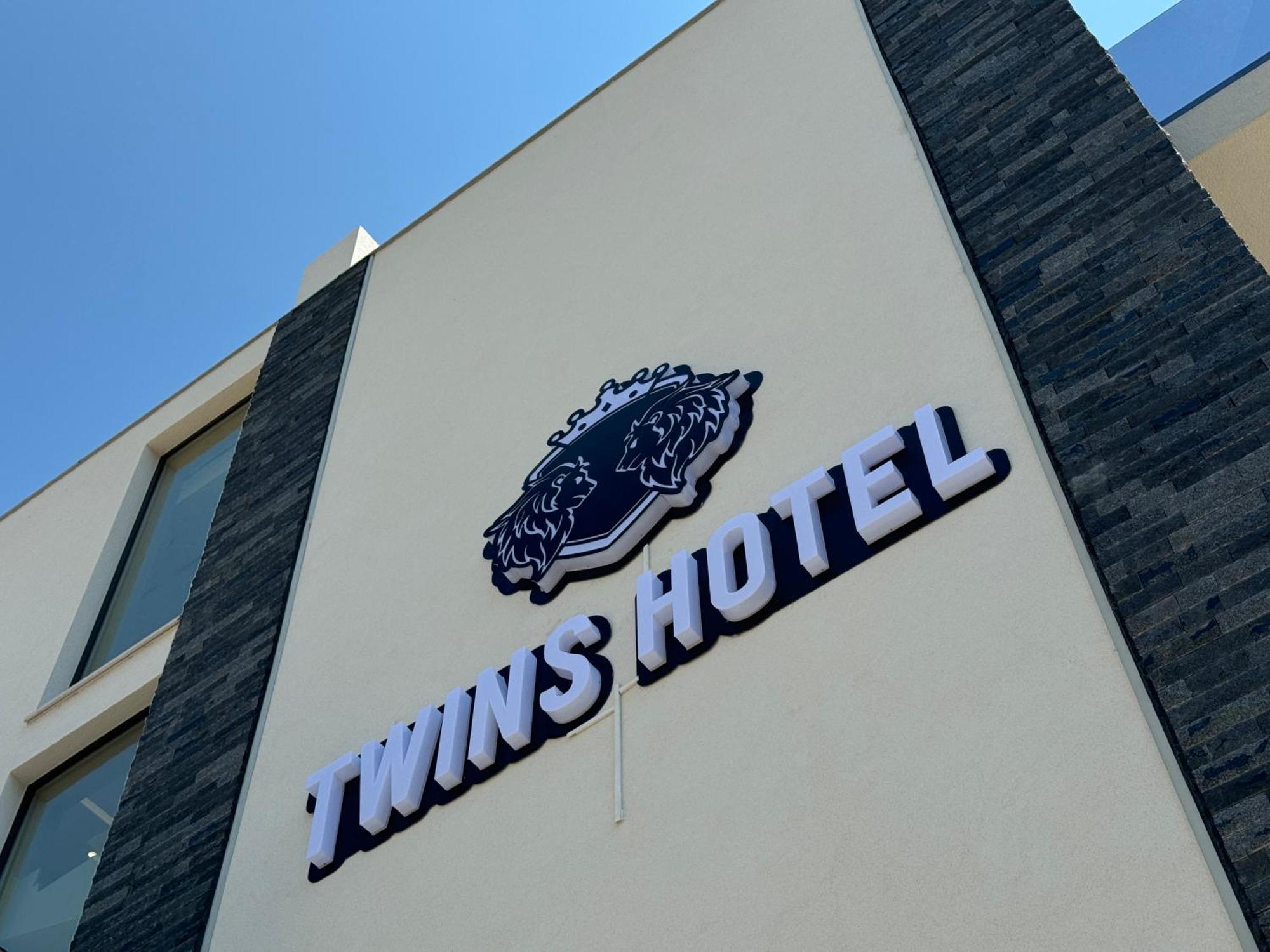 Twins Hotel Vlore Ngoại thất bức ảnh